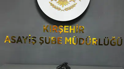 Kırşehir’de polisten suç örgütlerine geçit yok: Şüphelinin üzerinden cephanelik çıktı