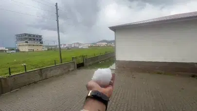 Erzurum’da gökyüzü bir anda karardı: Karayazı’da hayatı felç eden dolu sürprizi