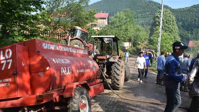 Alevler evi yuttu, köylü traktörüyle yardıma koştu: Sakarya'da yürekleri ağza getiren yangın