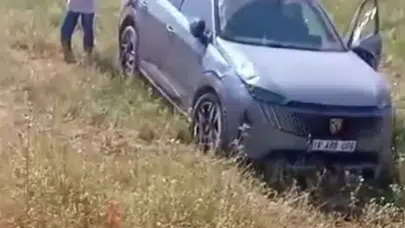 Siirt’te korkutan kaza: Görev yolundaki öğretmenin aracı tarlaya uçtu
