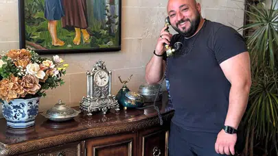 Çeşme’de kanlı pusu: Otel çıkışında can vermişti, katil zanlısı kıskıvrak yakalandı