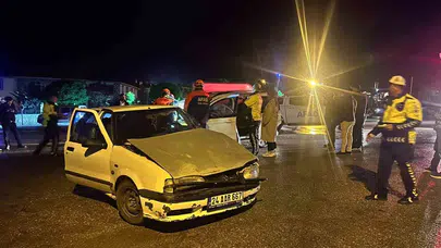 Erzincan’da korkutan kaza: Hurdaya dönen araçta sıkışan yaralıyı itfaiye kurtardı
