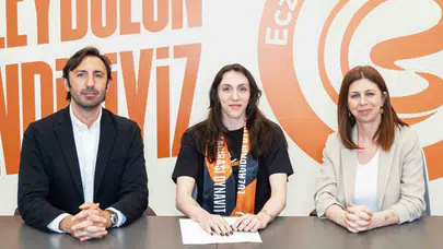 Eczacıbaşı'nda dev imza: Milli yıldız Aslı Kalaç turuncu-beyazlı formayı giyecek