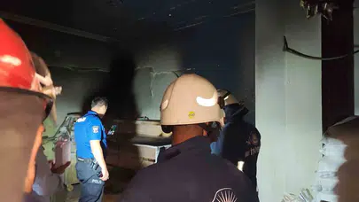 Erciş'te sabah saatlerinde korkutan alevler: Mahalle fırını küle döndü