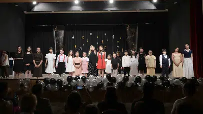 Esenyurt’ta sanat rüzgarı: Minik yetenekler sahnede devleşti
