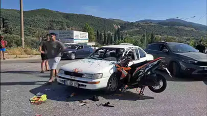 Söke’de korkunç kaza: Motosiklet otomobilin içine girdi, yolcu tavanın üzerine uçtu
