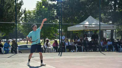 BŞEÜ’de raketler ilk kez şampiyonluk için konuştu: Bahar şenliklerinde tenis rüzgarı