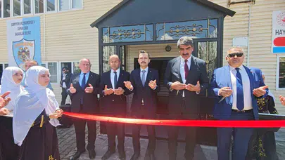 Aşkale’de yılın emeği görücüye çıktı: Kursiyerlerin elinden çıkan sanat eserleri büyüledi
