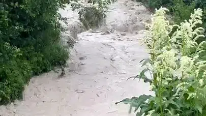 Mudurnu'da kabus dolu saatler: Sağanak tarımı vurdu, yollar ulaşıma kapandı