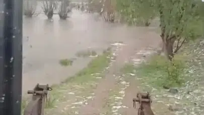 Bolu’da kabus dolu saatler: Köyü sular altında bırakan taşkın için seferberlik ilan edildi