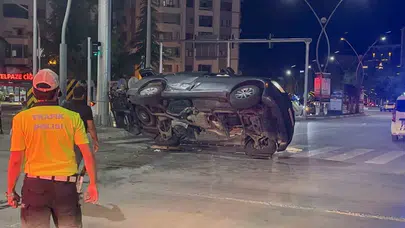Elazığ'da korkunç kaza: Kavşakta can pazarı yaşandı, 11 kişi hastanelik oldu