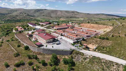 Sokak hayvanlarının umut kapısı oldu: 9 yılda binlerce cana şifa dağıttılar