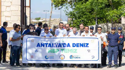 Türkiye’nin mavi bayrak şampiyonu Manavgat’ta çevre seferberliği: Kıyılar temizlendi, ödüller sahiplerini buldu