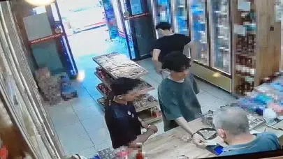 Vicdansızlığın böylesi: Yerde buldukları kartla keyif çattılar