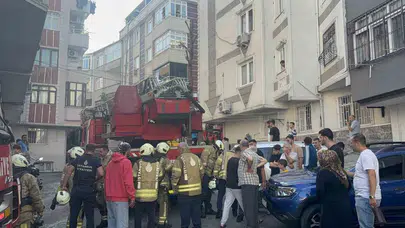 Gaziosmanpaşa'da sabah dehşeti: Dumanlar arasında mahsur kalanları itfaiye kurtardı