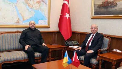 Ankara'da kritik diplomasi trafiği: Bakan Güler'den Ukraynalı mevkidaşı ile stratejik zirve