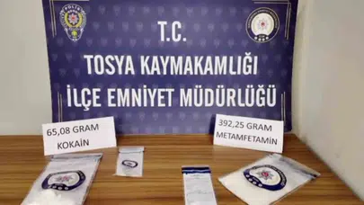 D100 karayolunda zehir tacirlerine geçit yok: Operasyonda ele geçirilen uyuşturucular şoke etti