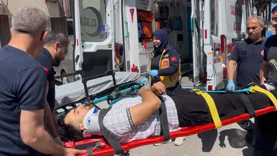 Sinop’ta dikkatsizlik az kalsın faciaya yol açıyordu: Açılan kapı motosikletliyi yere serdi