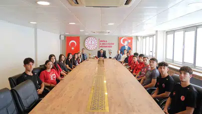 Muğla’nın gurur tablosu: Madalyalı gençler başarılarını İl Müdürü Çay ile kutladı
