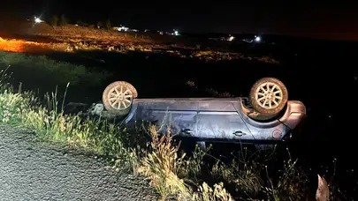 Günyüzü’nde gece yarısı korku dolu anlar: Kontrolden çıkan otomobil ters döndü