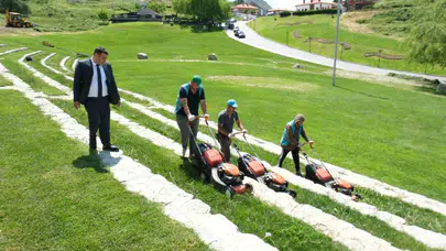 Gülmece dünyasının bilge ismi Sivrihisar’a dönüyor: İlçe festival için şimdiden podyuma çıktı