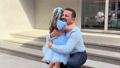 Minik yüreklerin sahne heyecanına tam destek: İl Müdürü İlhan gösteriyi en ön sıradan izledi