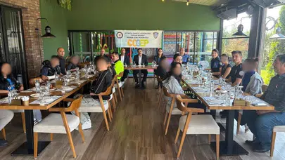 Kütahya’da emniyetten gençlere özel dokunuş: Hem kahvaltı hem at binme eğitimi