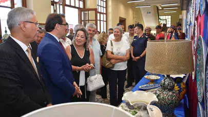 Salihli’de öğrenmenin yaşı yok: El emeği ürünler görücüye çıktı
