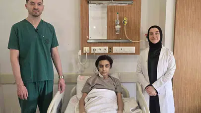 Tıp dünyasında büyük başarı: Şanlıurfa’da 8 santimetrelik kitle burundan girilerek temizlendi