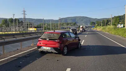 Bilecik yolunda korkutan kaza: Refüje çarparak durabildi