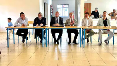 Okumayı bir yaşam biçimine dönüştüren veliler Hisarcık’ta buluştu: Kitaplar yorumlandı, bağlar güçlendi