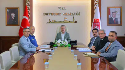 Bayburt’ta LGS mesaisi: Öğrencilerin sınav günü huzuru için tüm detaylar masaya yatırıldı