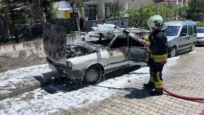 Samsun’da pazar yerinde korku dolu anlar: Otomobil dakikalar içinde küle döndü