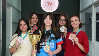 Antalya’da tarih yazdılar: Kayserili kick boksçular dünyaya meydan okudu