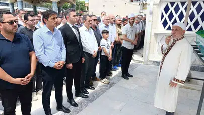 8 canı hayattan koparan o acı kazanın ardından Manisa’da hüzünlü veda: Şoför Mustafa Fevzi Merdun toprağa verildi
