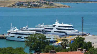 Ayvalık’ta bayram bereketi: Midilli hattında 7 bin yolcu trafiği