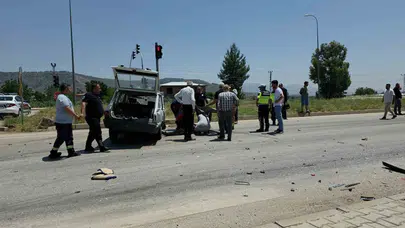 Hassa'da korkunç kaza: İki otomobil hurdaya döndü, yaşam mücadelesi veriyorlar