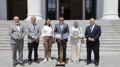 Tarihe dijital dokunuş: Kütahya Ulu Camii’nde hat eserleri artık cebinizde