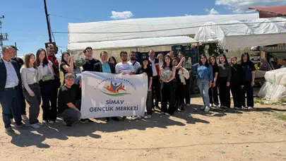Toprağa dokunan eller geleceğin tarımını şekillendiriyor: Simavlı gençler modern seracılığı yerinde öğrendi