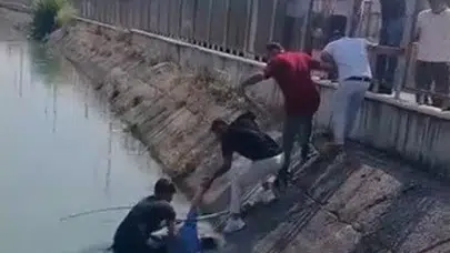 Tarsus’ta saniyelerle yarış: Kanalda sürüklenen vatandaşı çevredekiler kurtardı