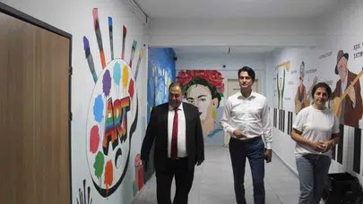 Gri duvarlara sanat dokunuşu: Köyceğiz’de okul artık bir ilham merkezi