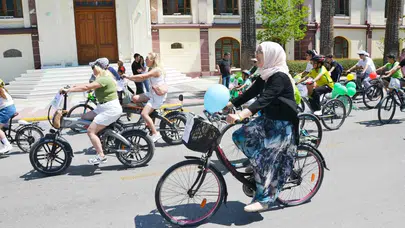 Manisa’da yeşil dönüşüm için pedal çevirdiler: Dünya bize emanet