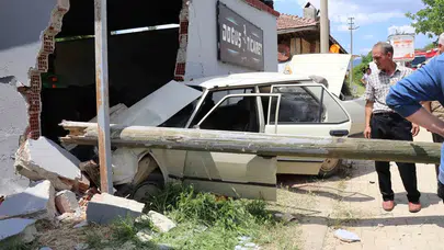 Denizli’de acı veda: Direksiyon başında fenalaştılar, depo duvarına çarparak hayata veda ettiler
