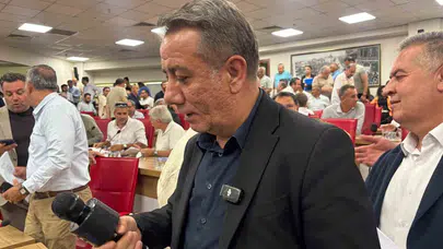 Sessizliğe tepkisi olay oldu: Efeler Belediye Başkanı meclis kürsüsüne kendi mikrofonuyla çıktı