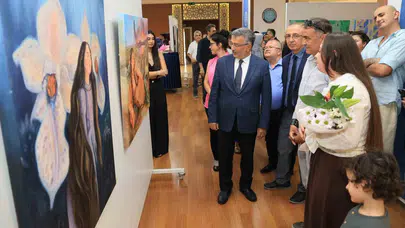 Fırçalarını diplomalarıyla birleştirdiler: Bursa'da sanat şöleni