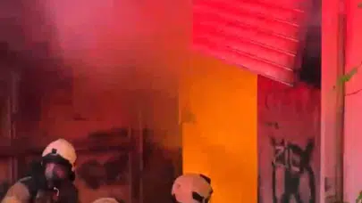 Ataşehir’de korku dolu anlar: Mahalleli alevlerin arasına daldı