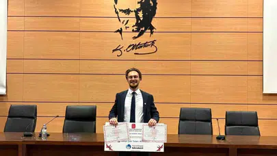 Fosil avcılığından laboratuvar başarısına: Kuşadalı genç yetenek zirveye yerleşti