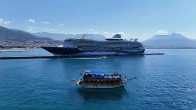 Akdeniz’in turizm incisi Alanya dev gemiyi ağırlıyor: İngiliz turistler şehre akın etti