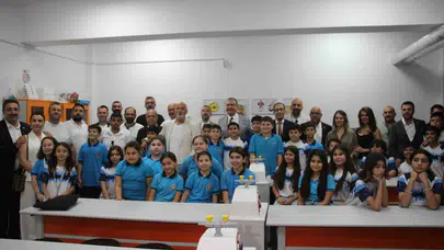 Siyah-Beyazlılardan Aydın’da eğitime dev dokunuş: İki okula modern laboratuvar