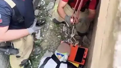 Zeytinburnu'nda korku dolu anlar: 5 metrelik boşluğa düşen vatandaş için seferber oldular